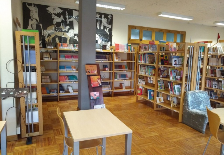 Aviso de Abertura - Concurso externo para professor bibliotecário