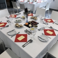 Alunos do 11º C - Tec. Restaurante e Bar - põem mãos à obra