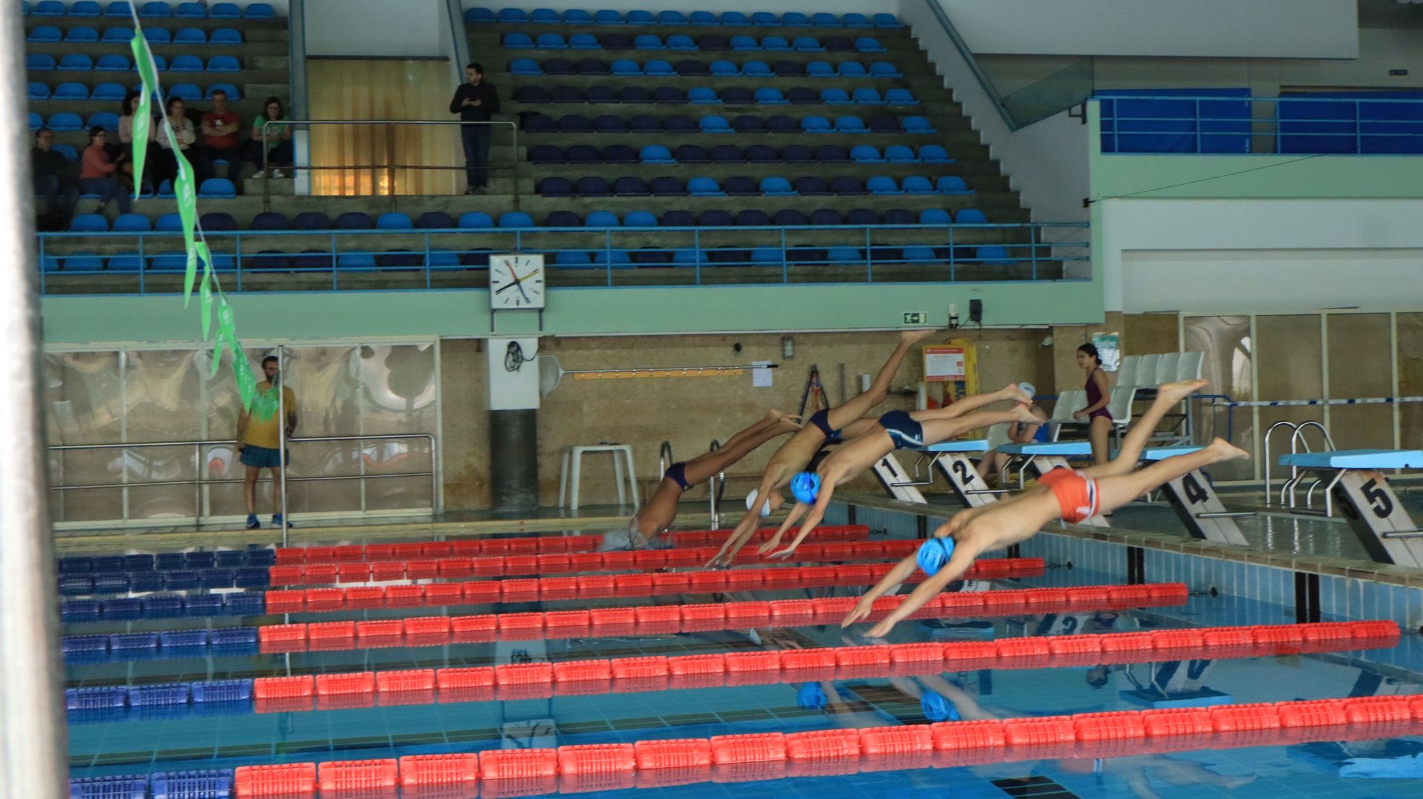 EBS de Idães conquista 7 lugares de pódio no 1º Encontro de Natação