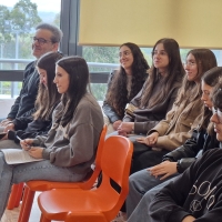 Um diálogo filosófico CONDENADOS E CONECTADOS