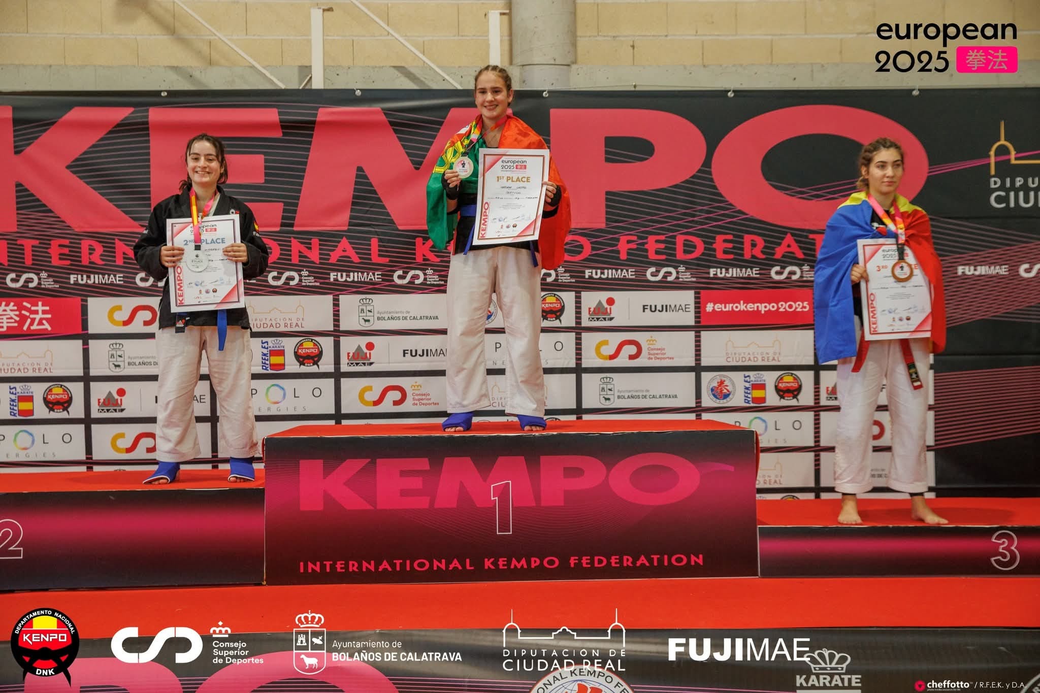 Mariana Castro conquista título europeu em FullKempo e KnockDown!