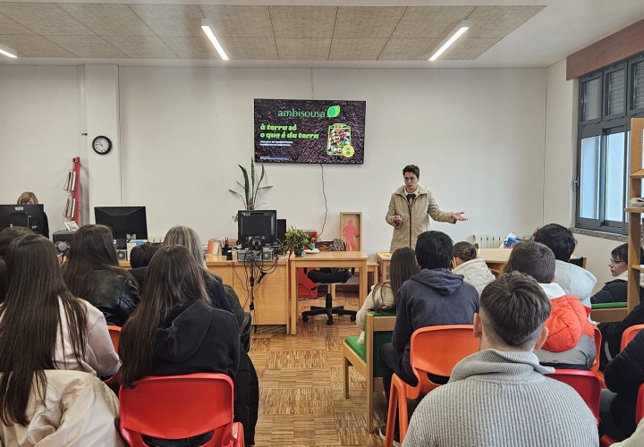 Ação sobre Compostagem para alunos dos 8.º Ano